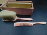 comb brush pink box c
